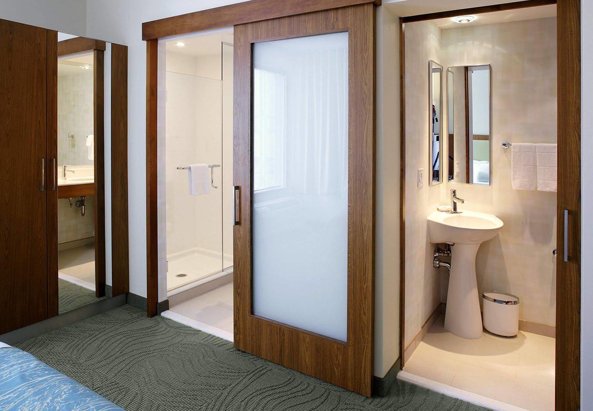 Springhill Suites Houston Nasa/Webster Room photo